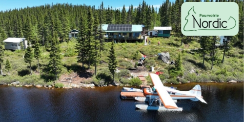 Paysage avec hydravion et logo Pourvoirie Nordic